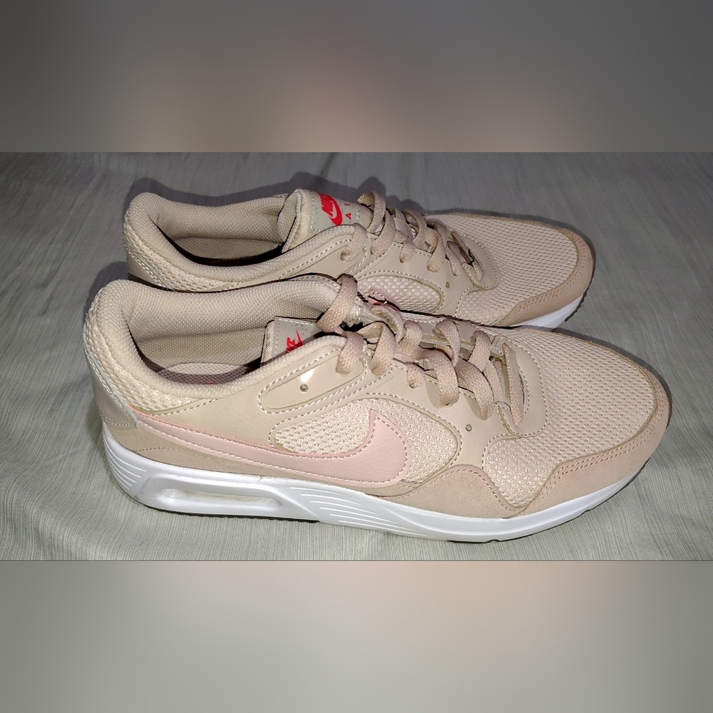Nike Women's Beige Sneakers
